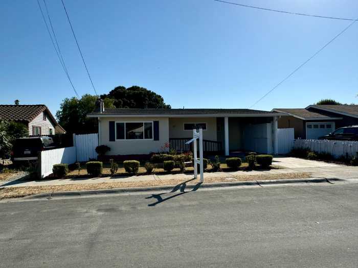 photo 2: 317 7th ST, GREENFIELD CA 93927