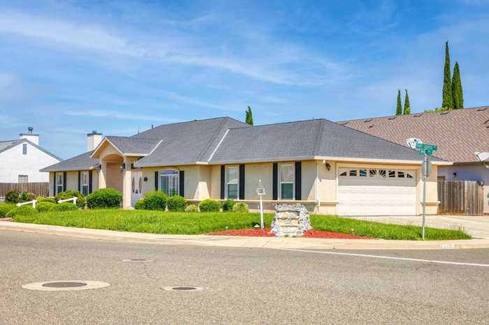 photo 2: 845 Pointe Lourose AVE, GUSTINE CA 95322