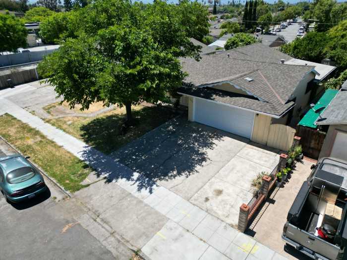 photo 2: 1033 S Capitol AVE, SAN JOSE CA 95127