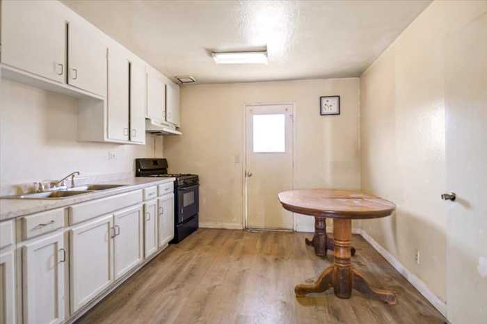 photo 2: 1010 Elm AVE, GREENFIELD CA 93927