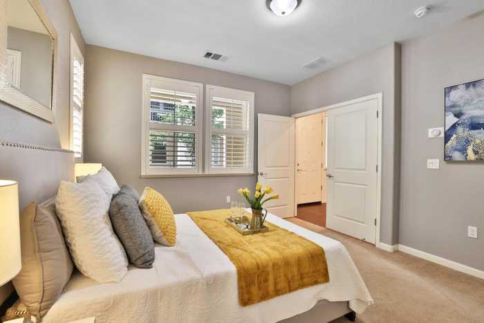 photo 2: 2786 Ferrara CIR, SAN JOSE CA 95111