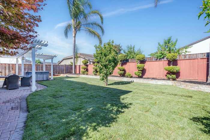 photo 2: 9182 El Verano WAY, GILROY CA 95020