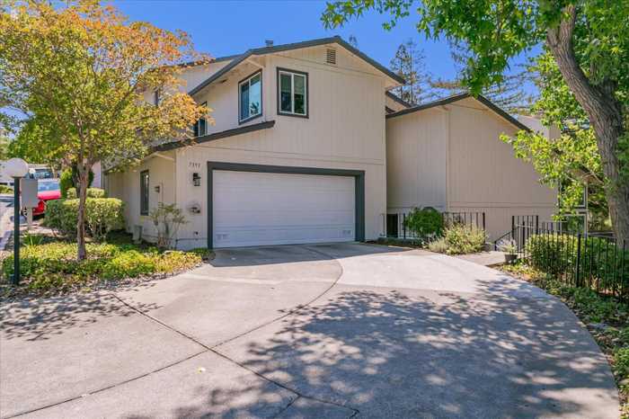 photo 1: 7391 Tulare Hill DR, SAN JOSE CA 95139