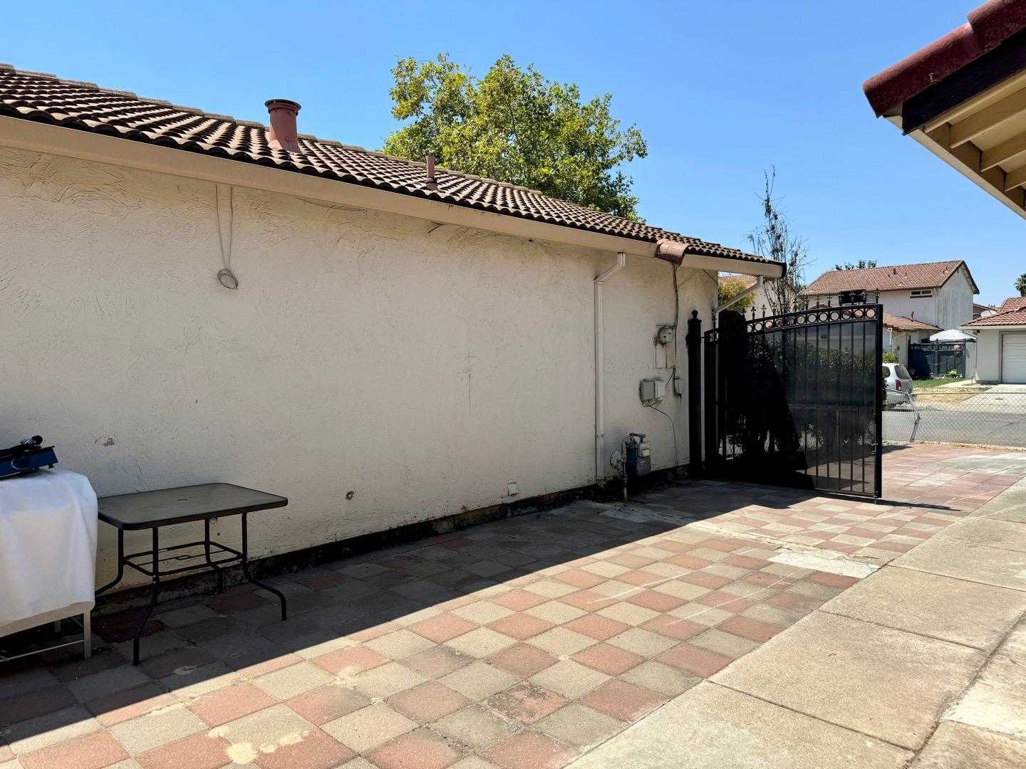 photo 3: 2114 Nottoway AVE, SAN JOSE CA 95116