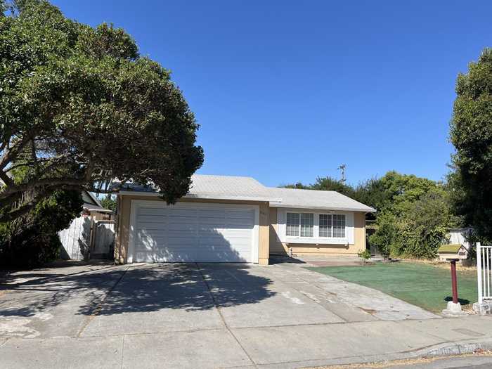 photo 1: 3165 Bourgeois WAY, SAN JOSE CA 95111