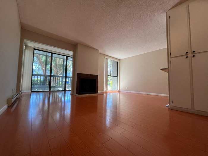 photo 2: 425 Anchor RD 101, San Mateo CA 94404