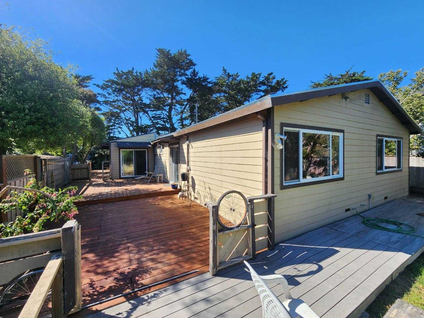 photo 3: 1161 Tamarind ST, MONTARA CA 94037