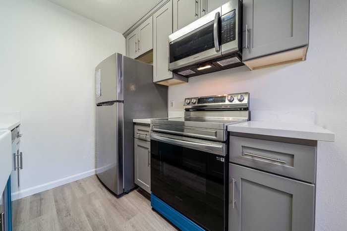 photo 2: 940 Kiely BLVD H, SANTA CLARA CA 95051