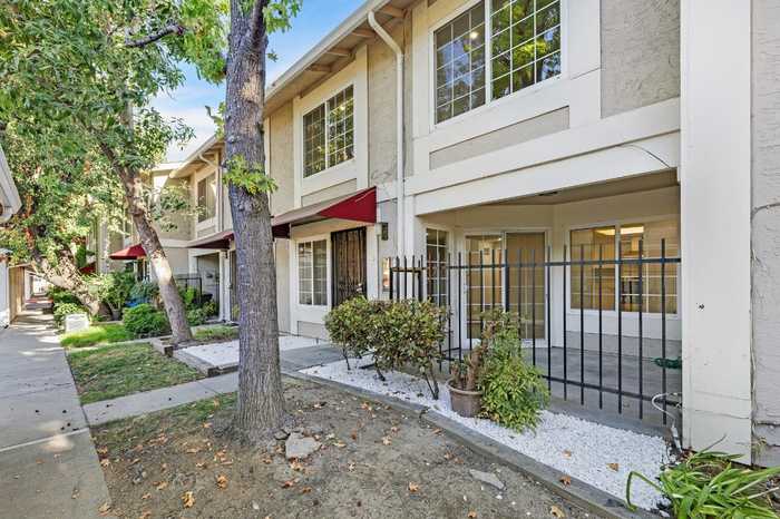 photo 2: 66 Muirfield CT, SAN JOSE CA 95116