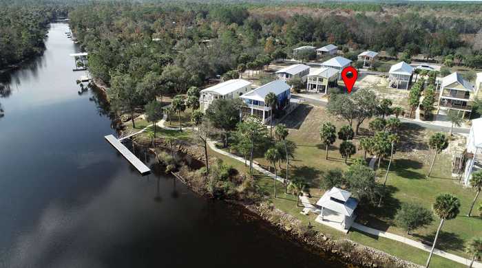 photo 2: NE Rivers Bend Way, STEINHATCHEE FL 32359