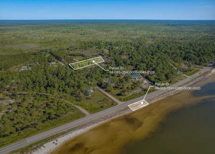 photo 2: 127 Herndon Rd, CARRABELLE FL 32322