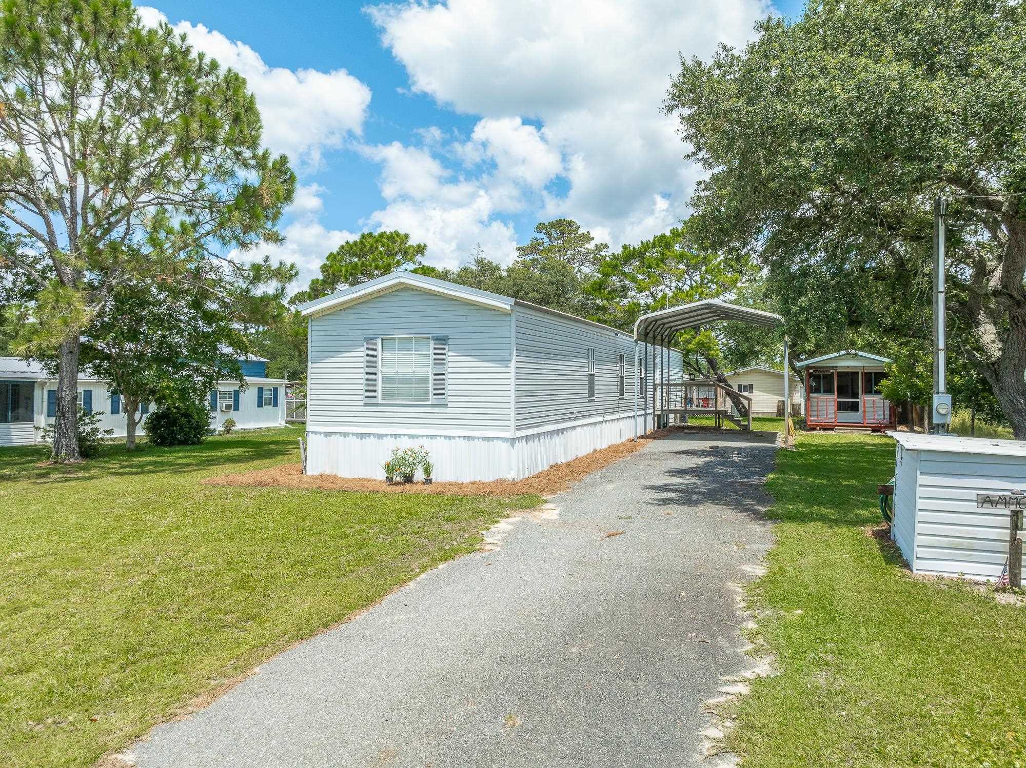 photo 1: 2183 Oak Street, CARRABELLE FL 32322