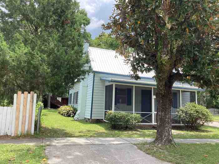 photo 2: 523 SW Horry Avenue, MADISON FL 32340