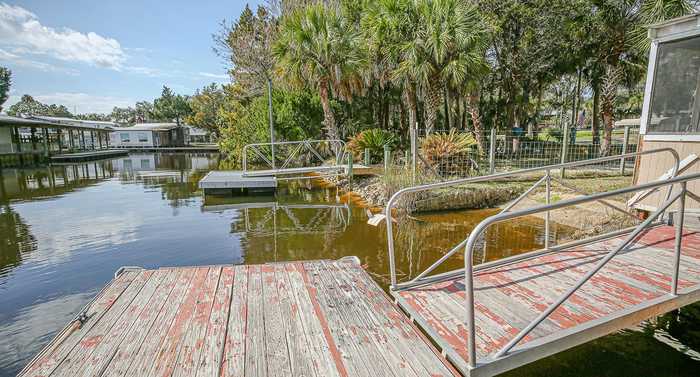 photo 2: 320 SE Fifteenth Street, STEINHATCHEE FL 32359