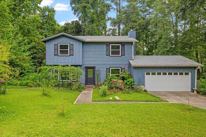 photo 2: 2028 ERMINE Drive, TALLAHASSEE FL 32308