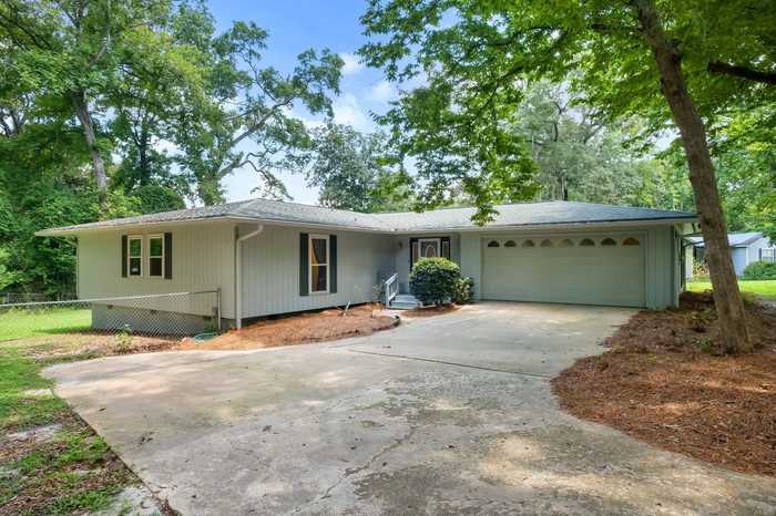 photo 2: 2304 Notley Court, TALLAHASSEE FL 32309