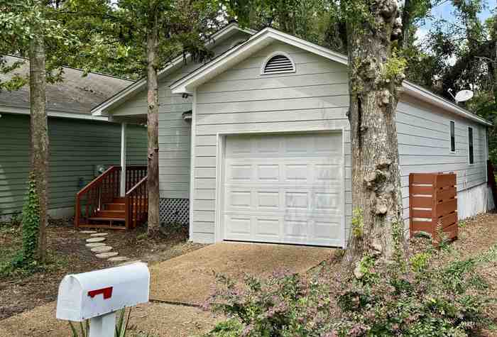 photo 2: 1708 Silverwood Drive, TALLAHASSEE FL 32301