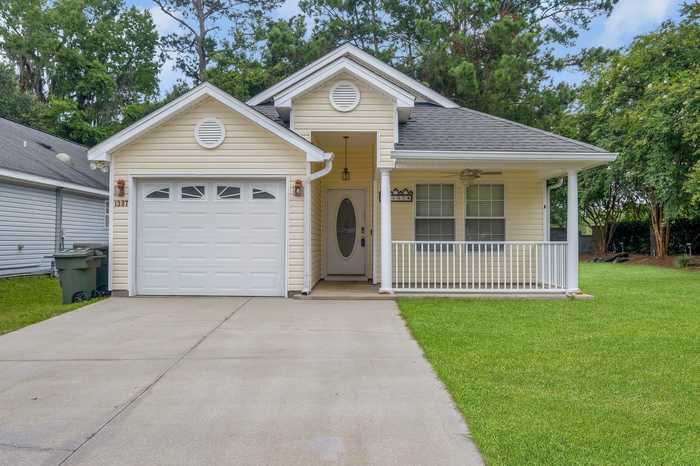 photo 1: 1397 Crescent Hills Drive, TALLAHASSEE FL 32303