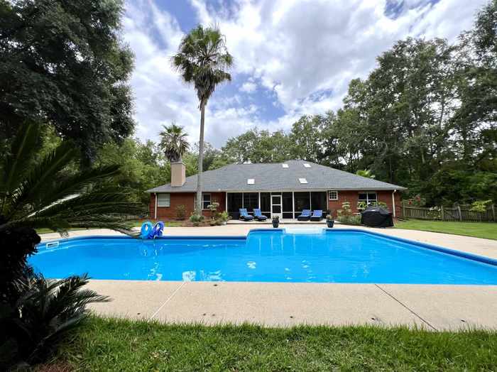 photo 1: 1118 WALDEN Road, TALLAHASSEE FL 32317