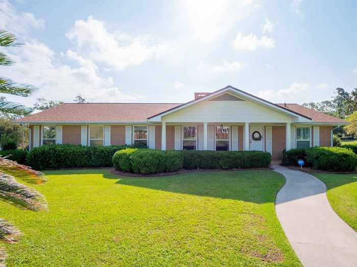 photo 1: 542 NE Horry Avenue, MADISON FL 32340