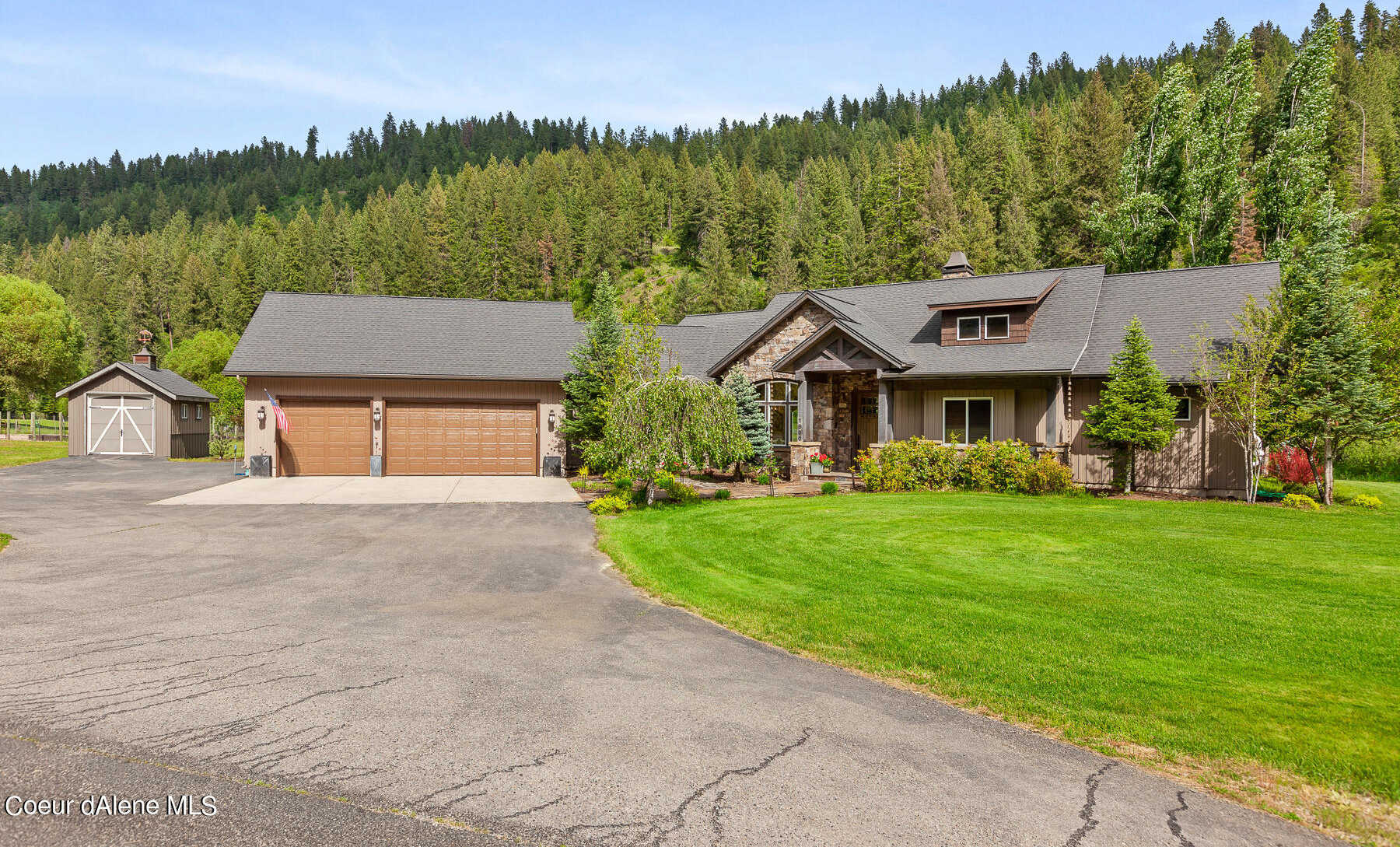 photo 2: 1990 S GATEWAY RANCH RD, Coeur d'Alene ID 83814