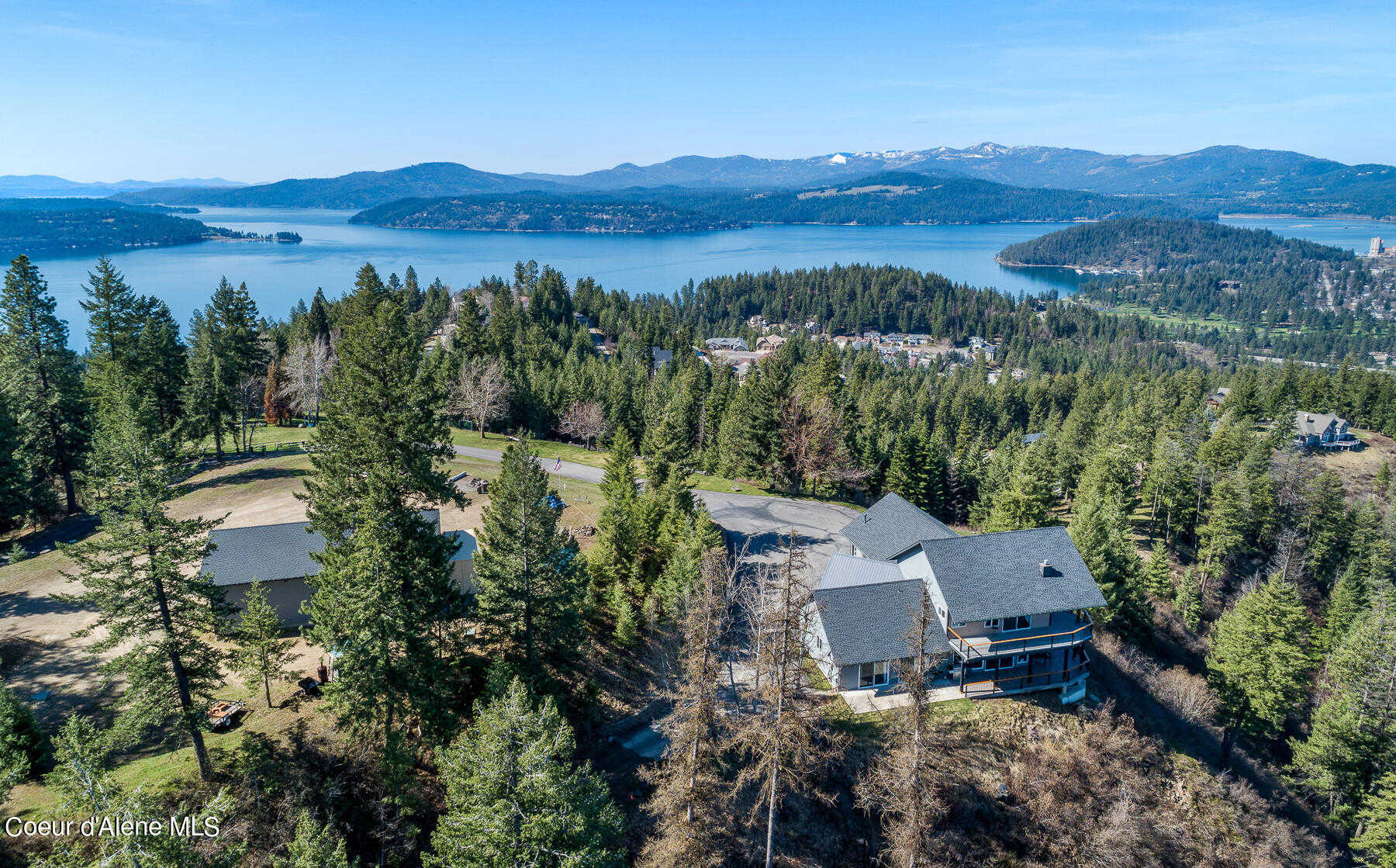 photo 2: 4053 E SKY HARBOR DR, Coeur d'Alene ID 83814