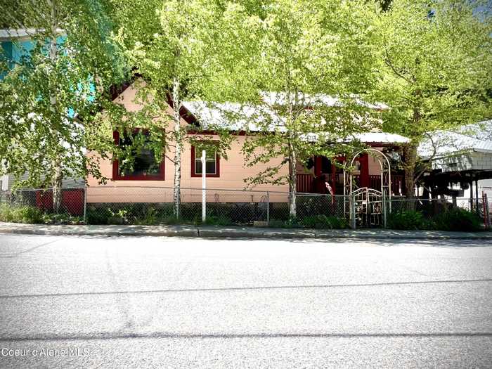 photo 1: 176 King St, Wallace ID 83873