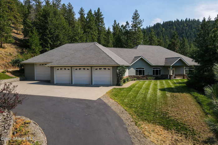 photo 1: 1358 S STARLIGHT DR, Coeur d'Alene ID 83814