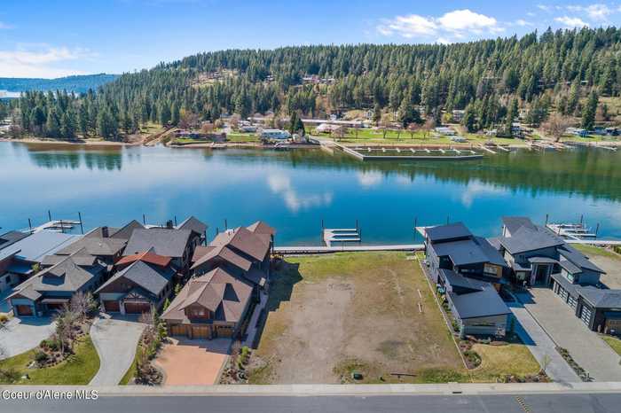 photo 1: 1600 W Bellerive Ln, Coeur d'Alene ID 83814