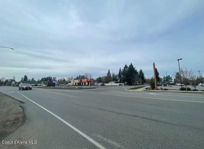 photo 2: 452 W Hayden Avenue, Hayden ID 83835