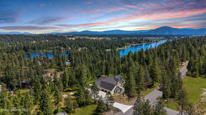 photo 1: 7353 W Riverview Dr, Coeur d'Alene ID 83814