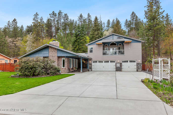 photo 1: 2905 E Fernan Ct, Coeur d'Alene ID 83814