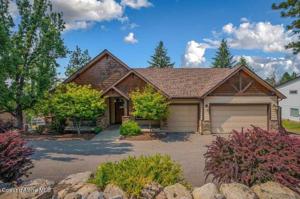 photo 1: 2149 E Grandview Dr, Coeur d'Alene ID 83815