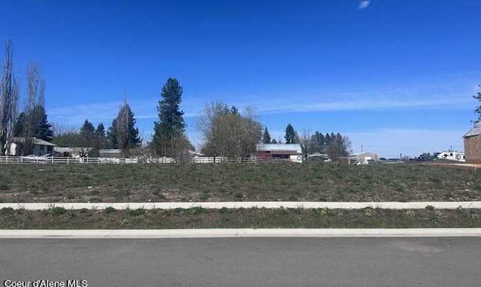 photo 2: 2113 W Boyles Ave, Hayden ID 83835