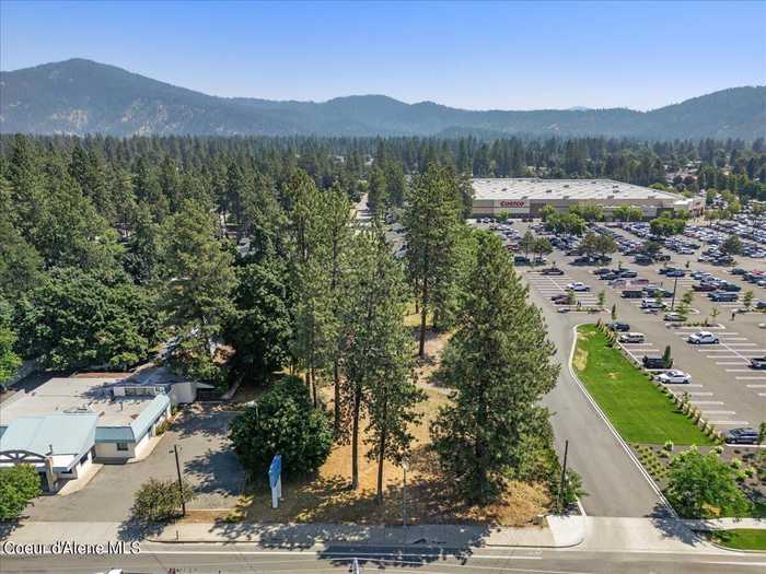 photo 1: 3540 N GOVERNMENT WAY, Coeur d'Alene ID 83815