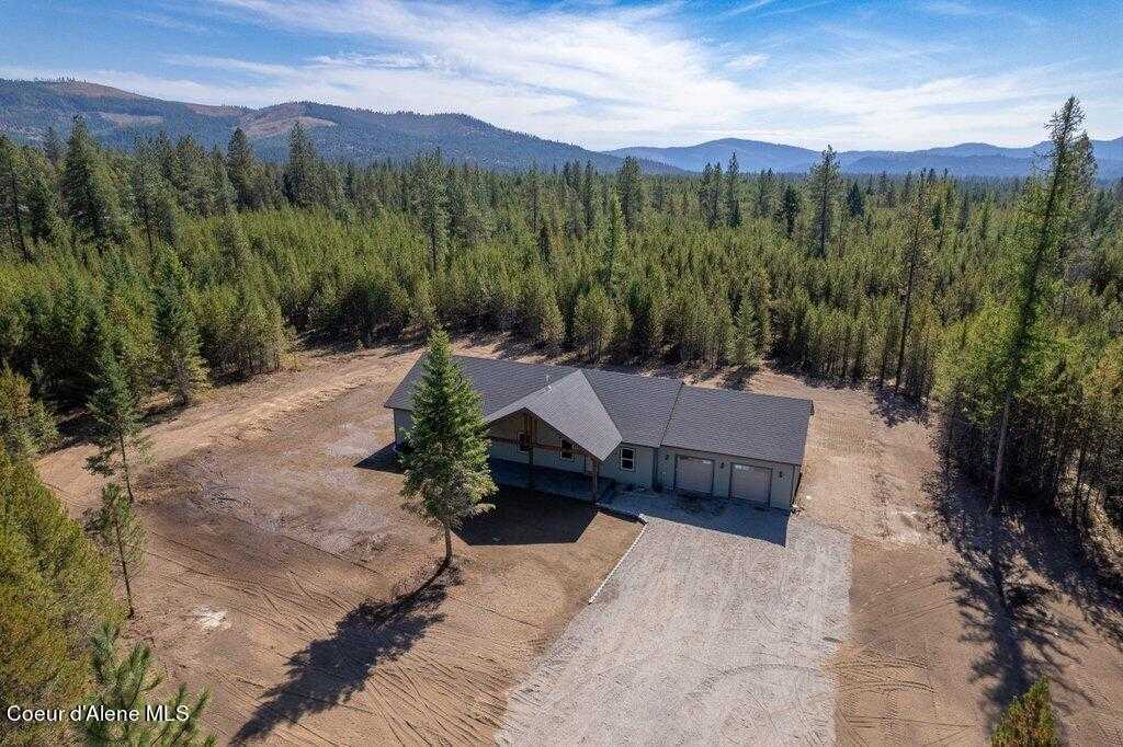 photo 1: 804 Tweedie Rd, Blanchard ID 83804