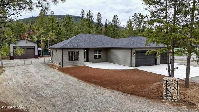 photo 2: 465 Elk Road, Moyie Springs ID 83845