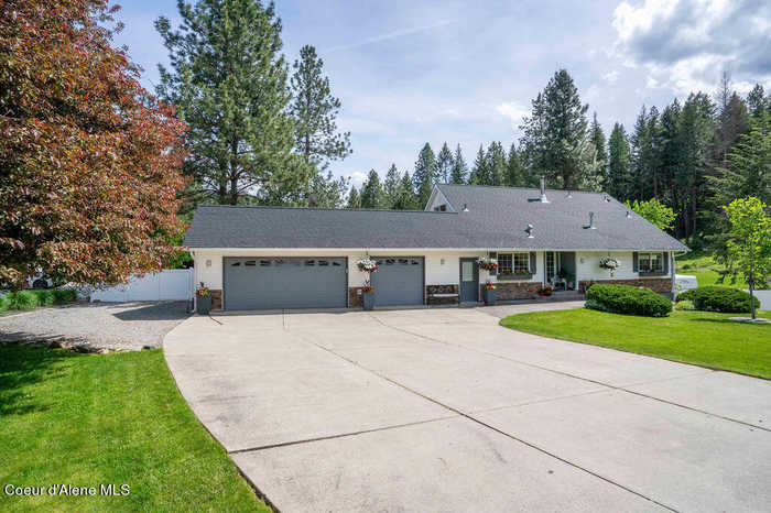 photo 2: 2570 E THOMAS HILL DR, Coeur d'Alene ID 83815