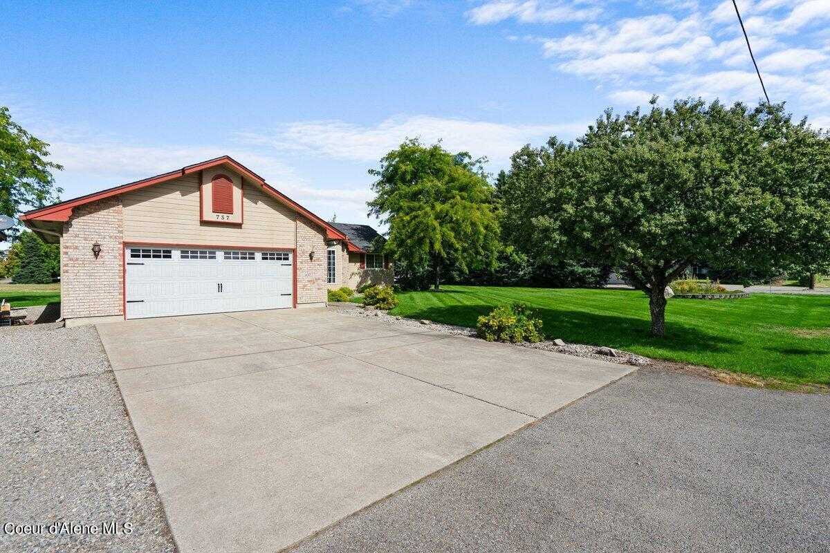 photo 3: 757 W LACEY AVE, Hayden ID 83835