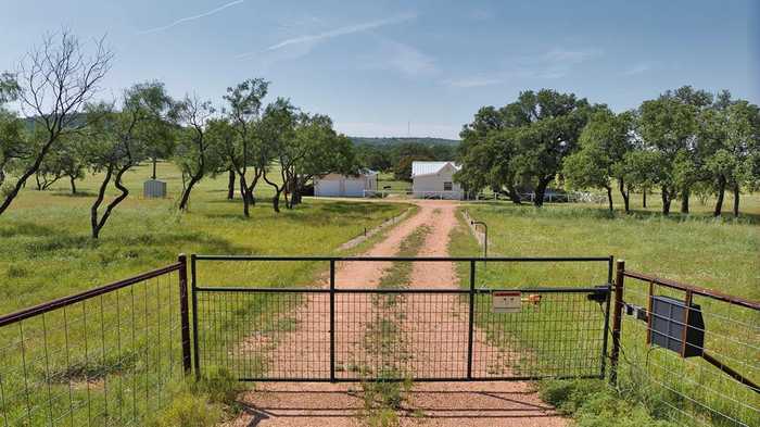 photo 2: Ischar Lane, Mason TX 76856