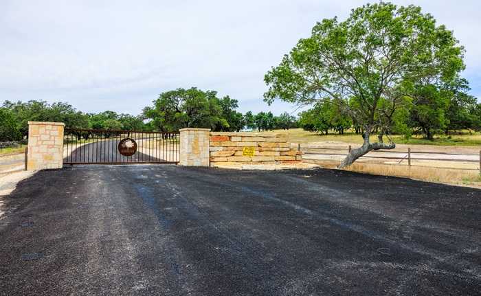 photo 20: Oakwater Dr, Fredericksburg TX 78624