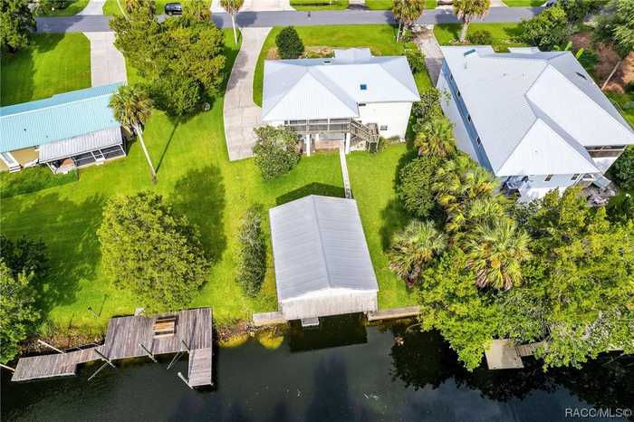 photo 1: 6 Palm Drive, Yankeetown FL 34498