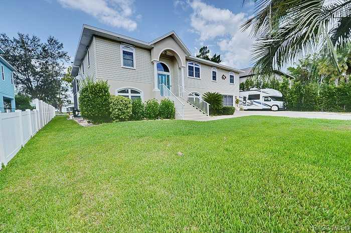 photo 2: 1841 NW 15th Street, Crystal River FL 34428