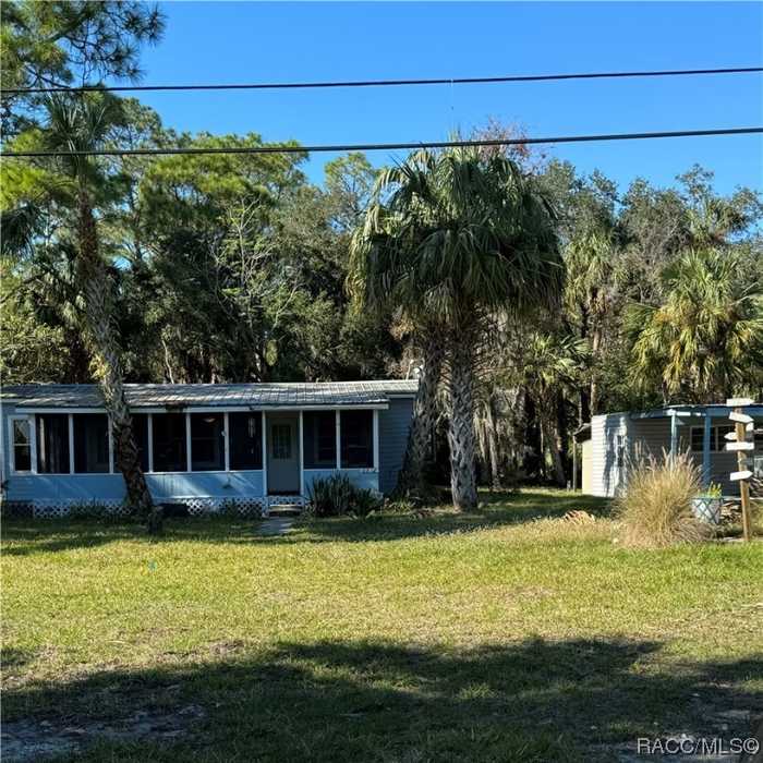 photo 1: 6612 Riverside Drive, Yankeetown FL 34498