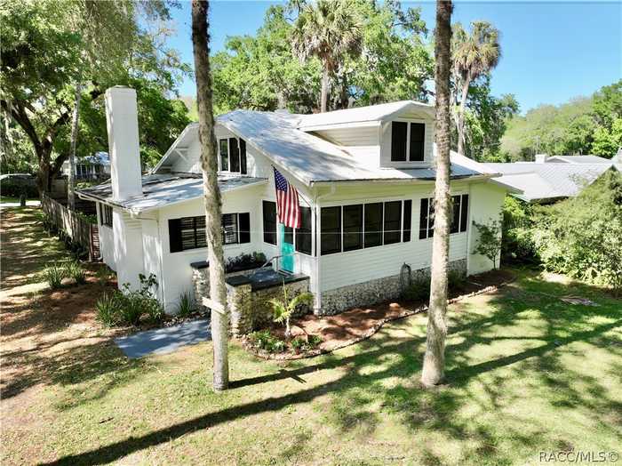 photo 1: 6114 Riverside Drive, Yankeetown FL 34498