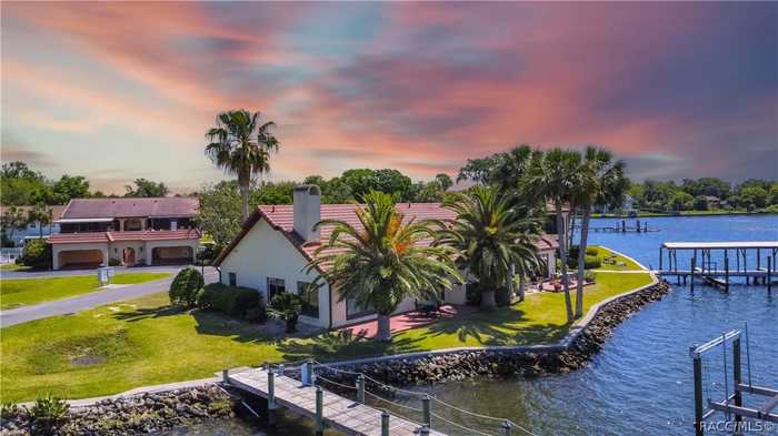 photo 1: 361 NW 14th Place, Crystal River FL 34428