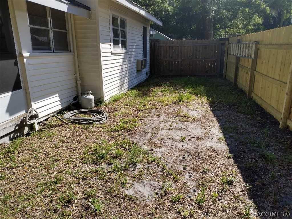 photo 3: 13 61st Street, Yankeetown FL 34498