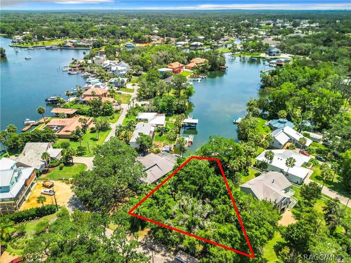 photo 2: 1145 N Circle Drive, Crystal River FL 34429