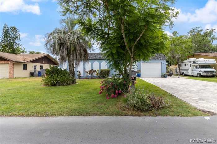 photo 1: 1210 SE 4th Avenue, Crystal River FL 34429