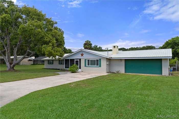 photo 1: 321 S Gardenia Terrace, Crystal River FL 34429